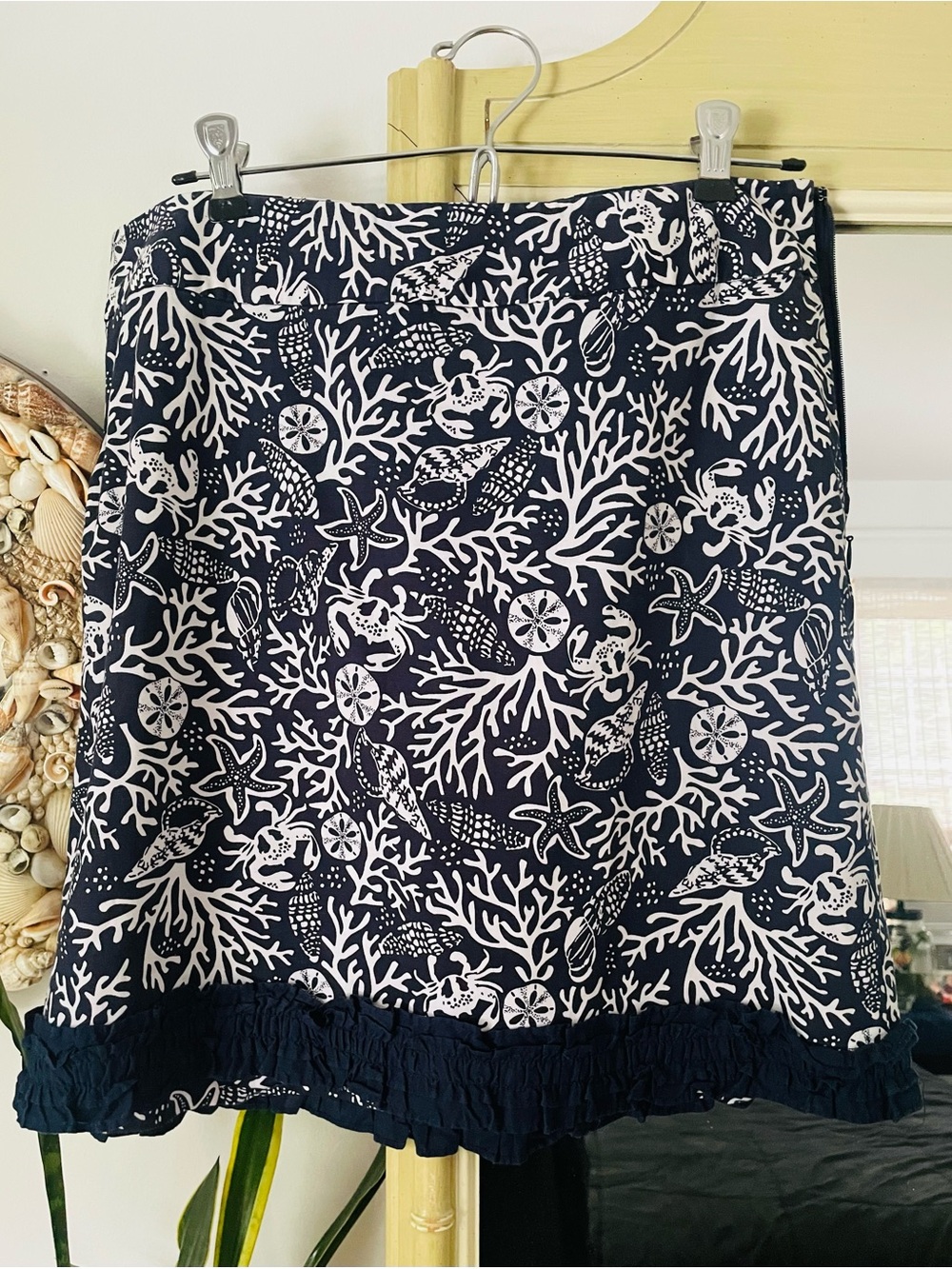 Vineyard Vines Navy and White Coral-Print Mini Skirt